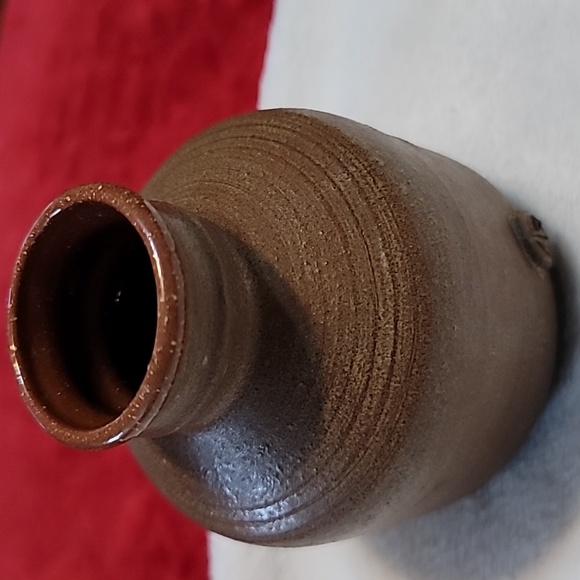 Set of 2 Mini Tradional Brown Hand Pottery Vases - Picture 6 of 9